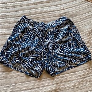 NWT H&M tropical print shorts